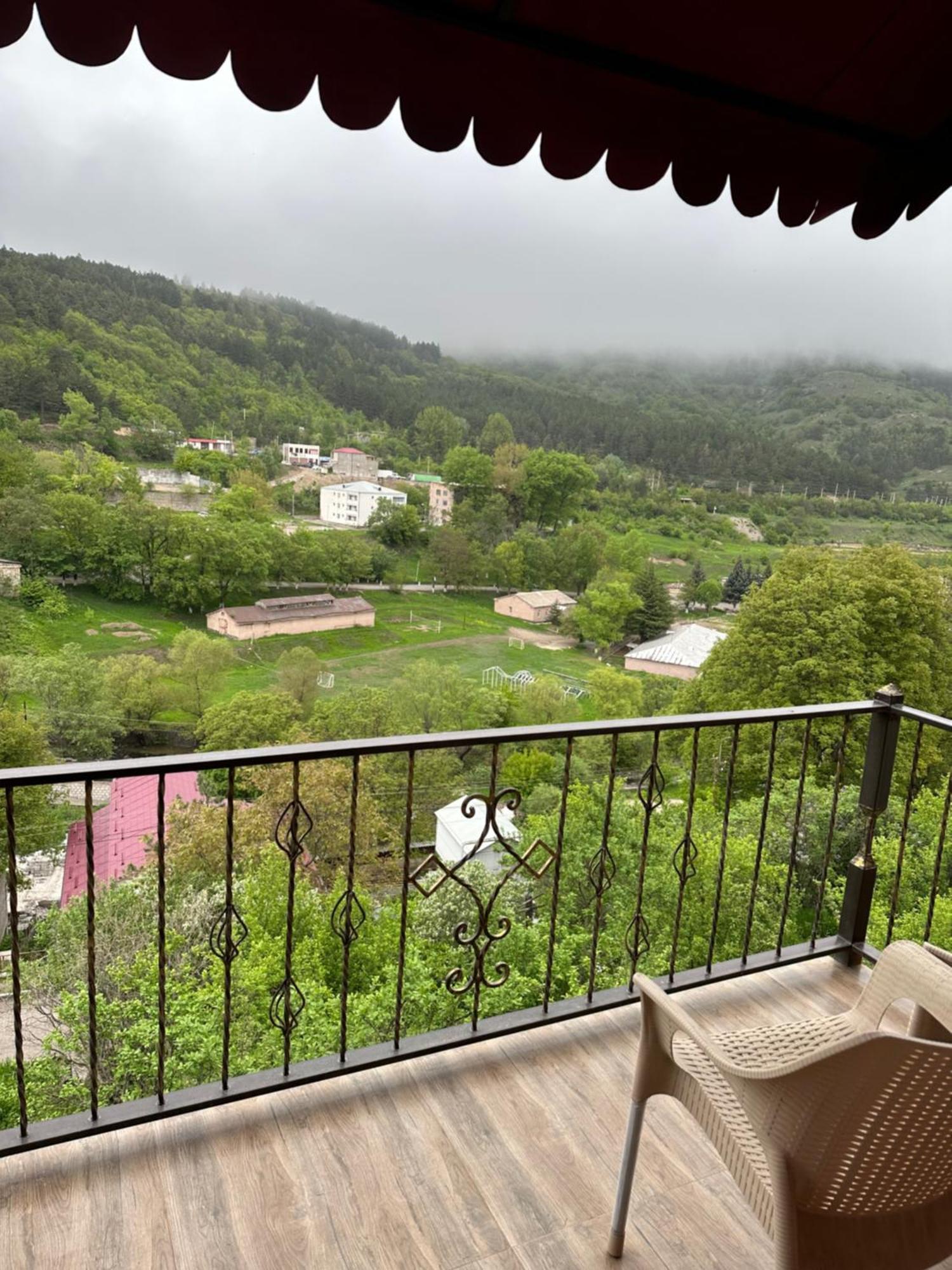Dom Adonis Hotel Dilijan Exterior foto